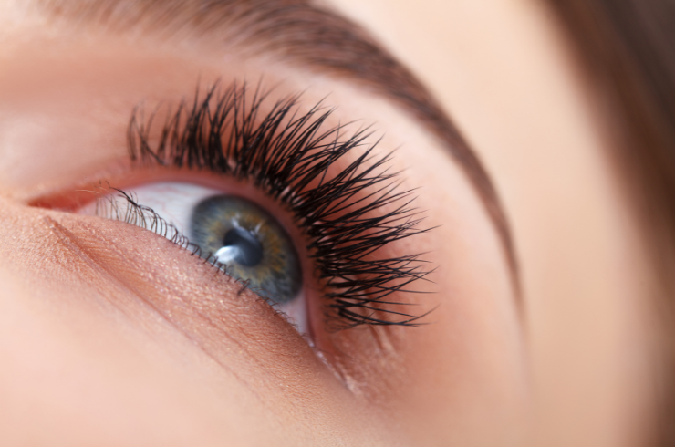 How to Grow (Or Regrow) Your Eyelashes