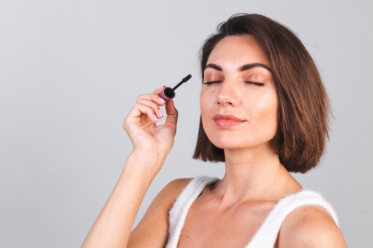 How Can An Eyelash Serum Help Boost Your Confidence?