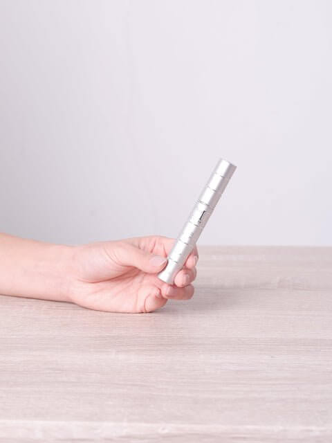 চোখের পাতার বৃদ্ধির জন্য হ্যান্ড হোল্ডিং এমডি ল্যাশ ফ্যাক্টর ৬ মাসের সরবরাহের আইল্যাশ কন্ডিশনার