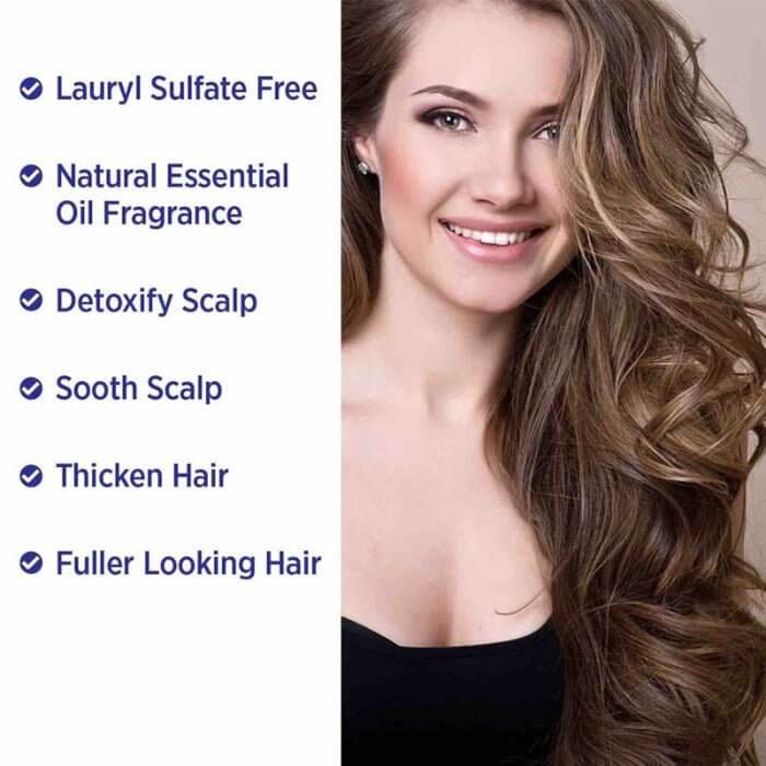 লম্বা, ঘন, ঝরঝরে চুলের অধিকারী এক মহিলার ছবি যেখানে MD® হেয়ার রিভাইটালাইজিং ট্রিটমেন্টের উপকারিতা তুলে ধরা হয়েছে - মাথার ত্বককে ডিটক্সিফাই করে, চুল ঘন করে, মাথার ত্বককে প্রশমিত করে, প্রাকৃতিক প্রয়োজনীয় তেল এবং লরিল সালফেট মুক্ত।